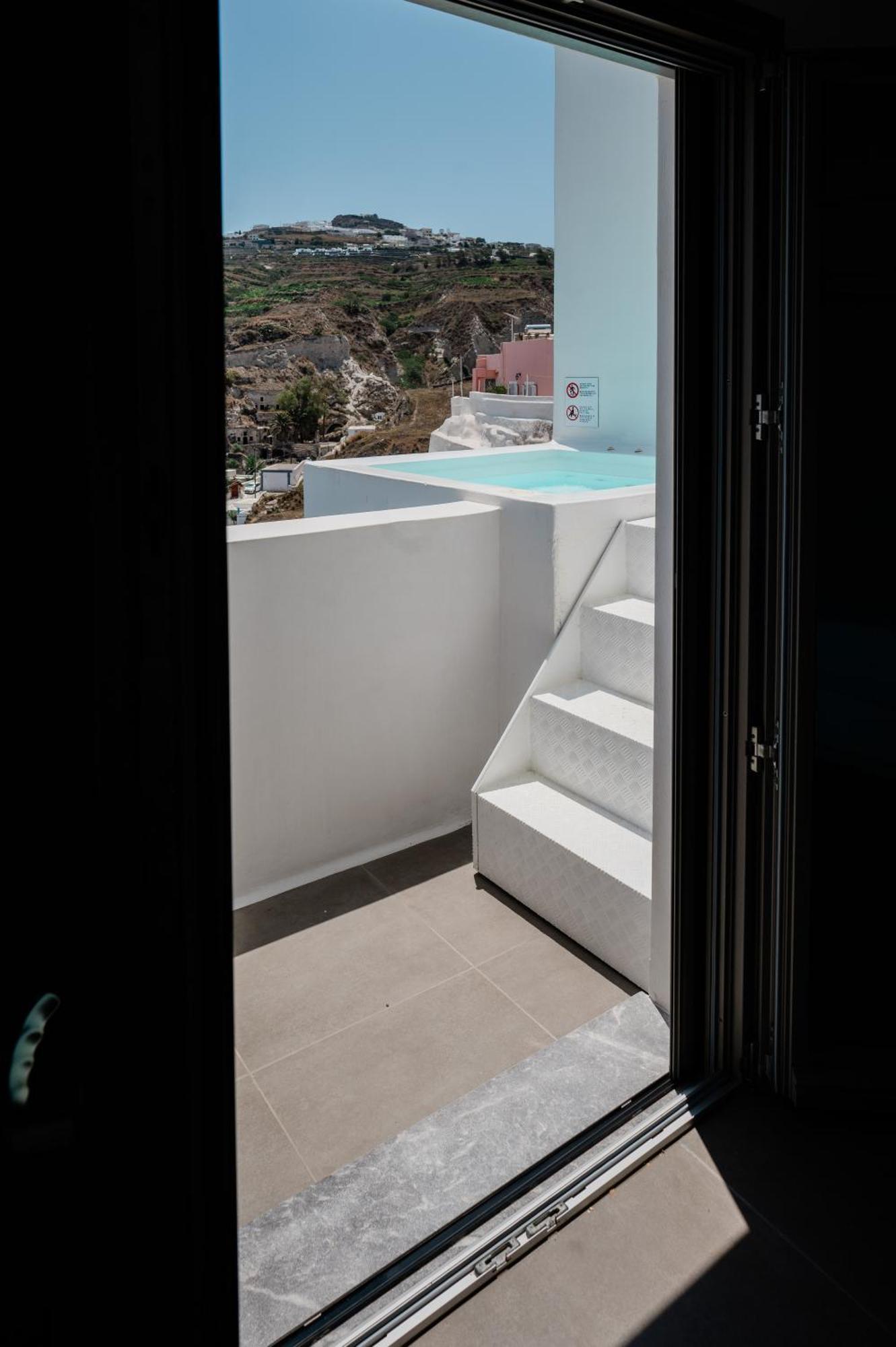 Amphitrite Suites Santorini Vóthon Exterior foto